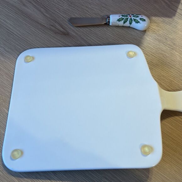 Lenox Holiday Paddle Cheese Board Holly Berry EUC W Box - Picture 7 of 12